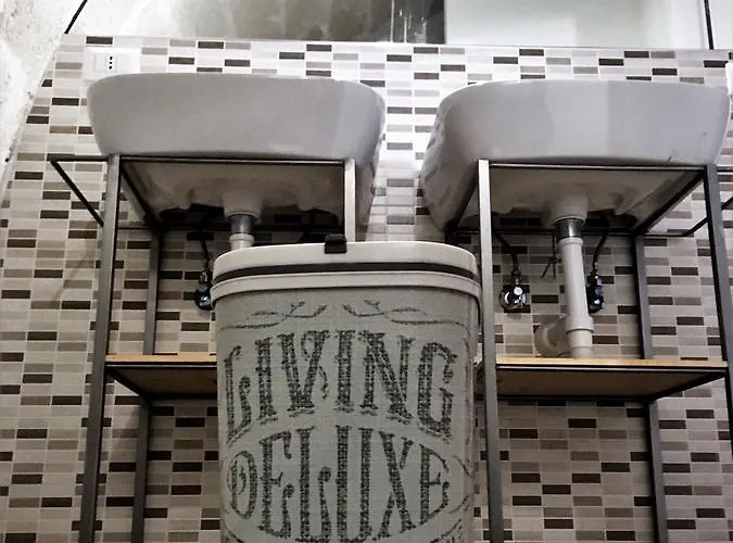 بيت شباب The Rock *